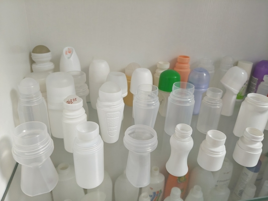 Mesin Injeksi Blow Molding Otomatis ABLB65I Putih 5.7kw Daya Pemanasan Kepala untuk Berbagai Aplikasi